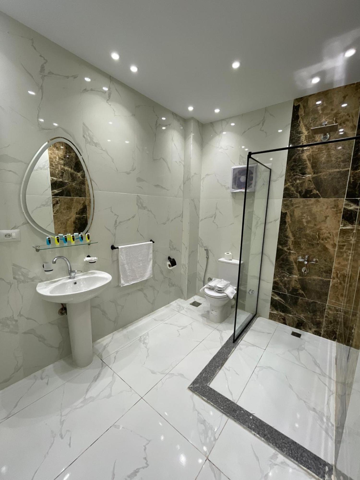 New Glamour Pyramids Hotel Kafret el-Gabal Exterior photo